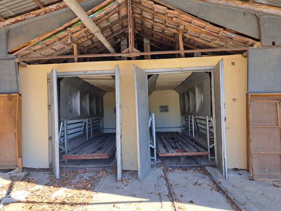 Продава се Промишлена сграда в с. Дерманци, Област Ловеч - 5815 кв.м за 44 €/кв.м - Снимка #5