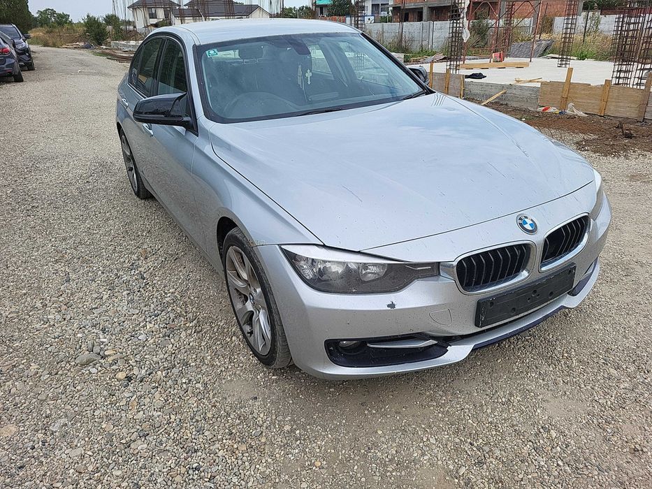 Tragar,calandru bmw f30 Piese Dezmembrez Dezmembrari BMW F30
