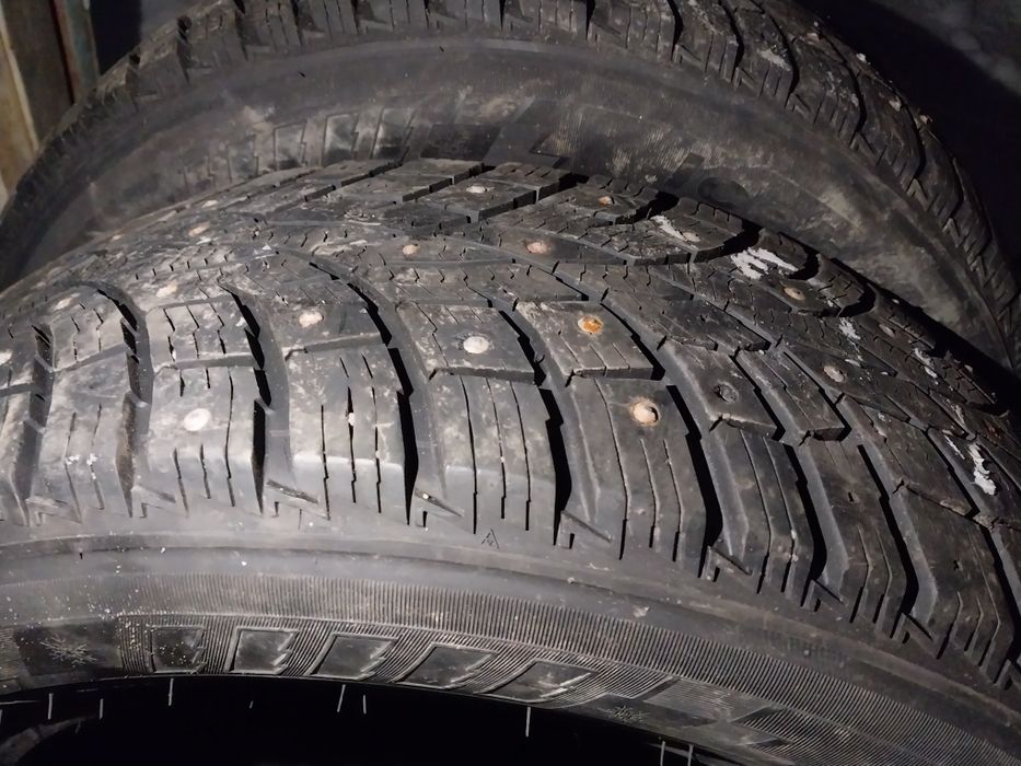 2 шины Triangle 215 60 R16. Без торга.