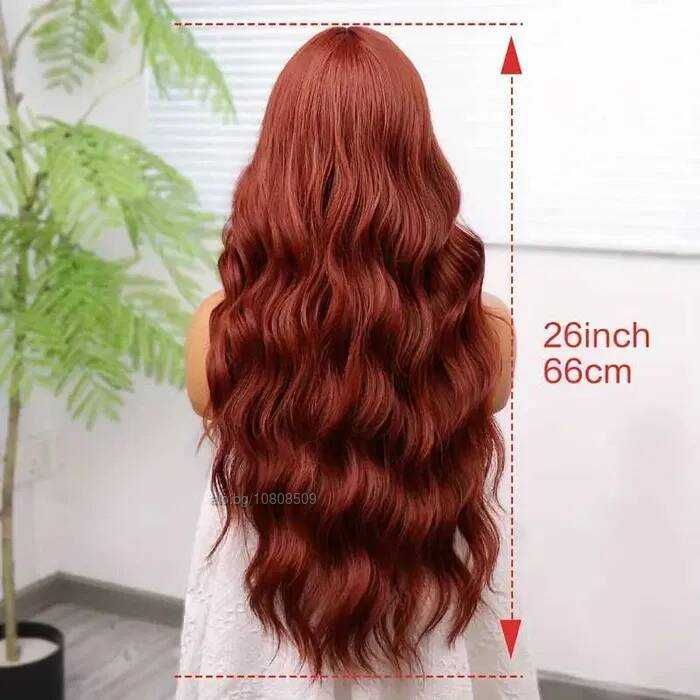 Кестенява вълнообразна перука на път