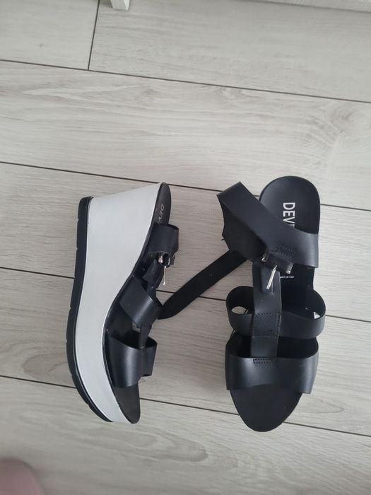 Sandale de piele Divergo marime 38