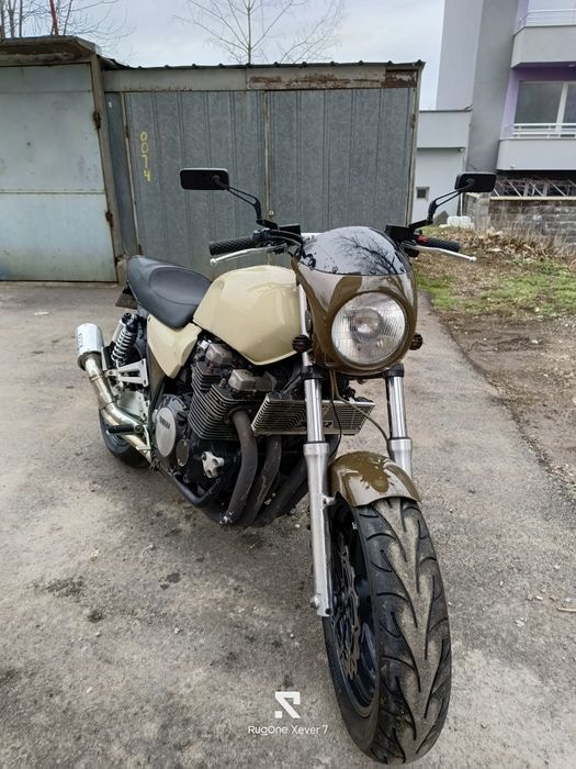 Продавам Yamaha XJR 1200