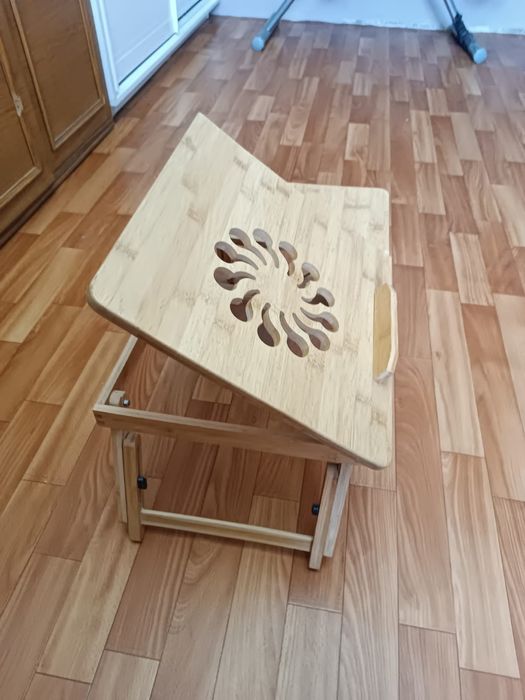 Продам столик для ноутбука