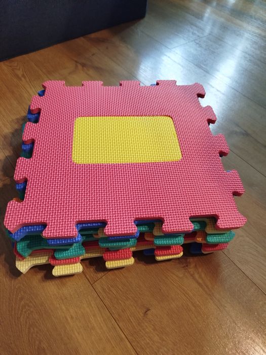 Пъзел за под 10 части