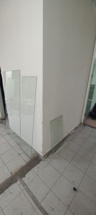 Продам стекло толщина 6 мм.