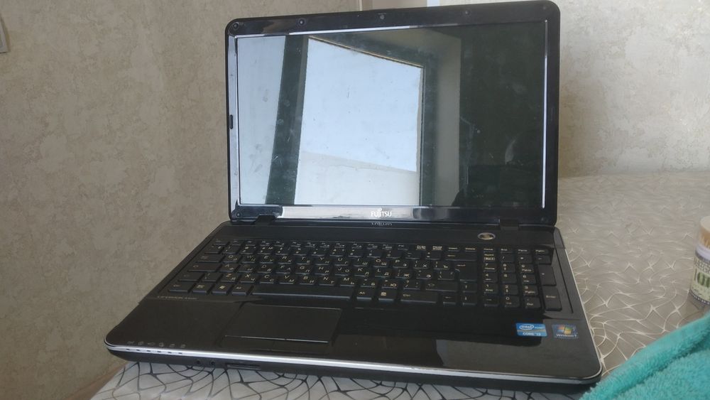 Продам ноутбук Fujitsu,замена батареи