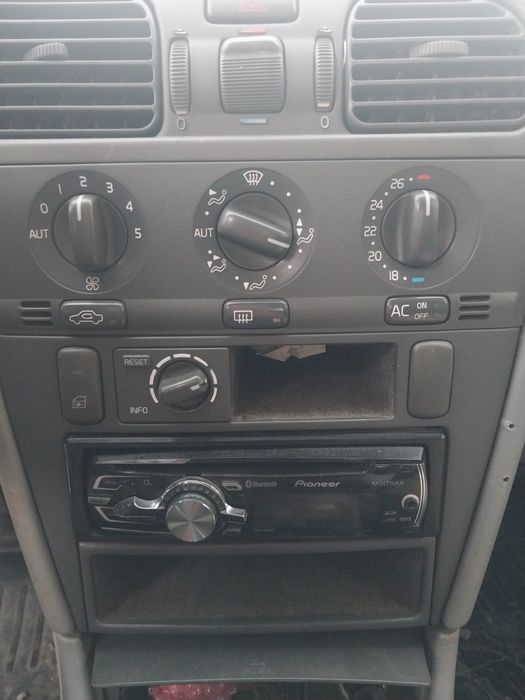 Volvo автомобиль