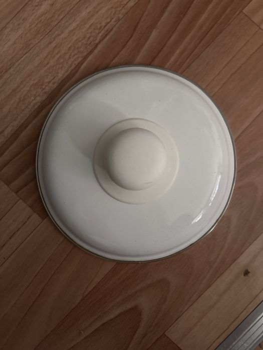 Кастрюля эмалированная