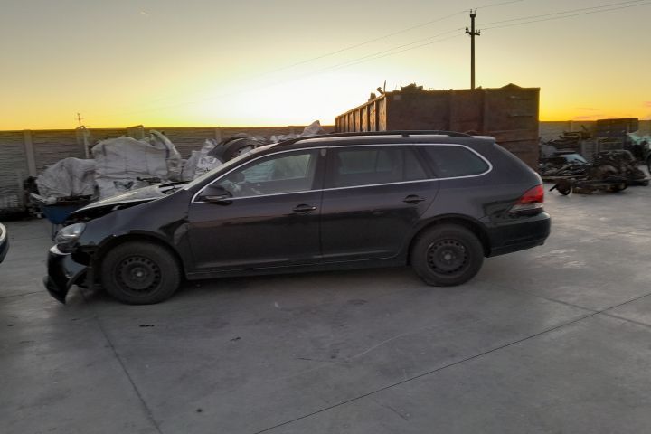 Dezmembrez Volkswagen VW Golf 6 [2008 - 2015] wagon 5-usi 1.6 TDI DSG