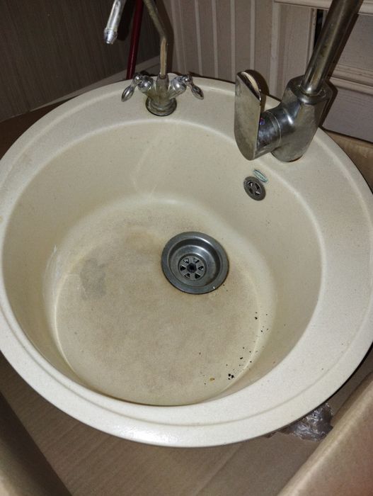 Продам кухонную мойку