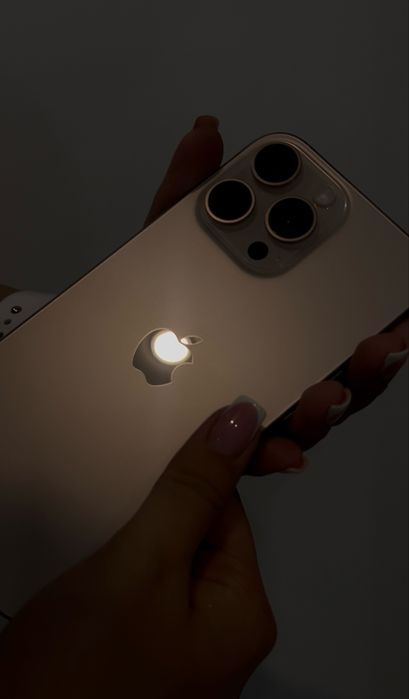 Продам 16 Pro Max