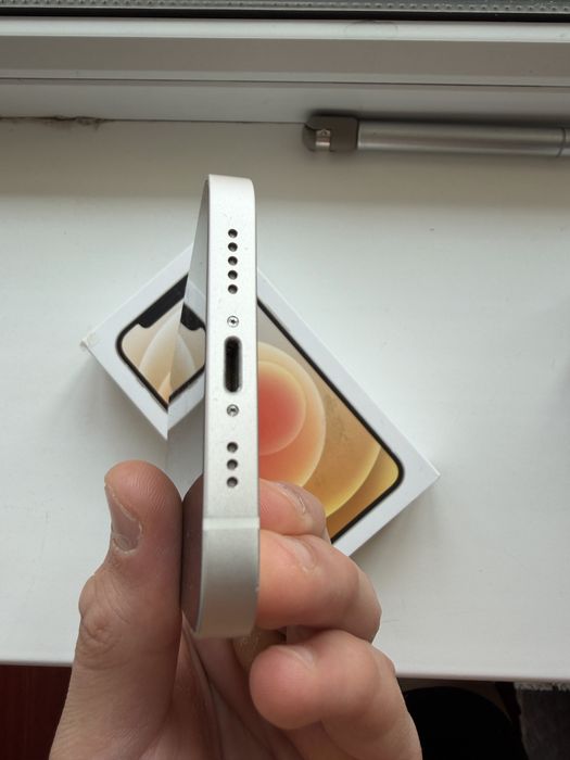 Iphone 12 white 64gb 81%