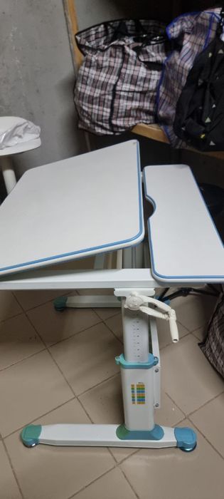 Продам растущий стол-трансформер и стул ErgoKids TH-320