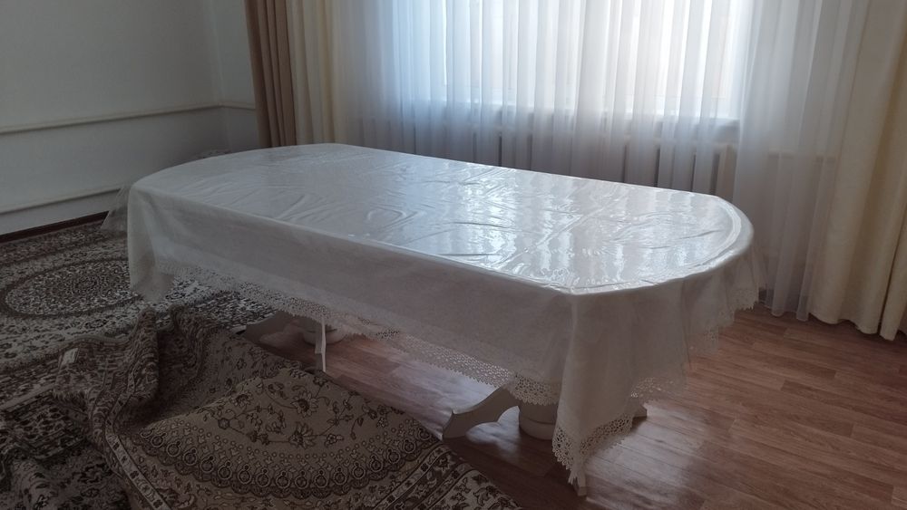 Стол для зала очень красивый
