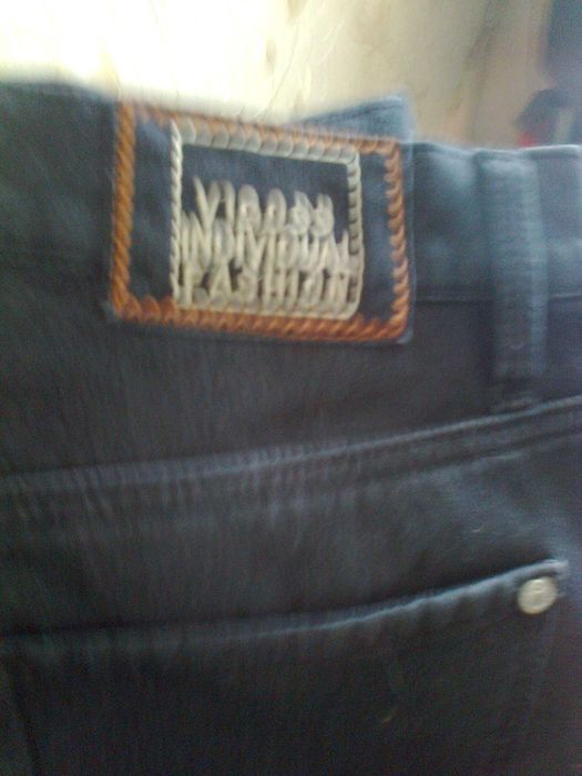 продам джинсы для молодых ребят