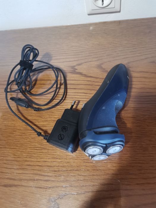 Aparat ras Philips PT 715 Olanda