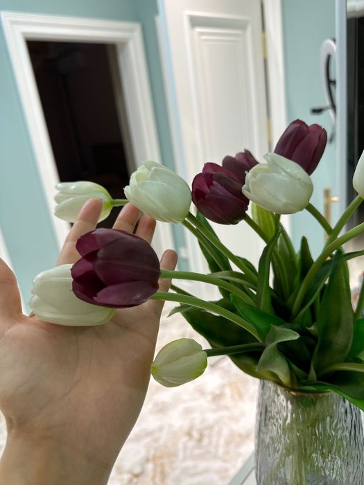 Продаю искусственные цветы и шикарную вазу (композиция)