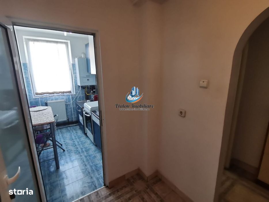 Apartament 3 camere, etaj 4, pod, Calea Romanului