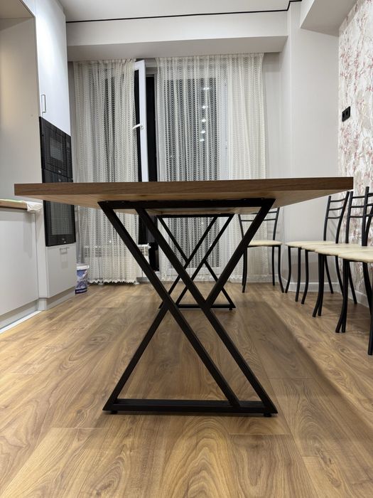 Срочно продою стол и стулья Алматы