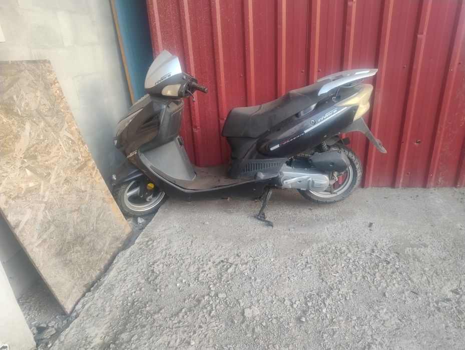 Vând scuter 49cc