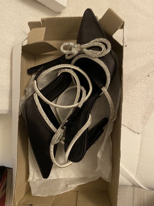 Високи токчета с кристали