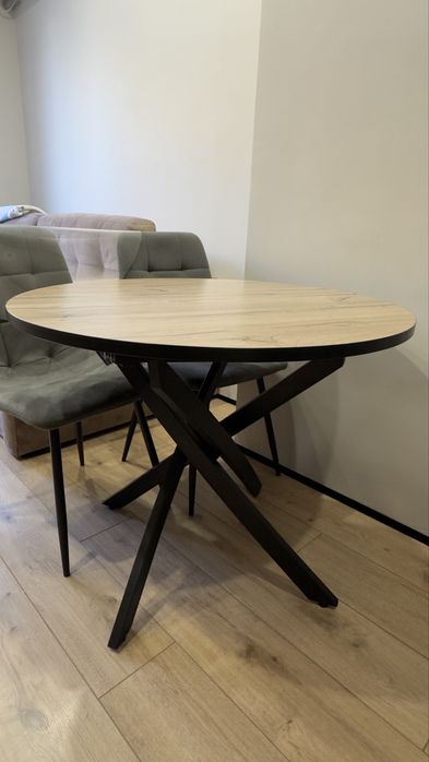 Продам Стол обеденный