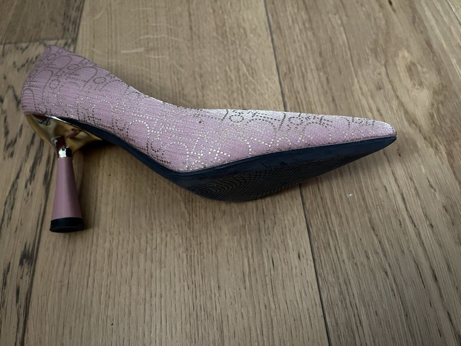 Елегантни дамски обувки 37 н.