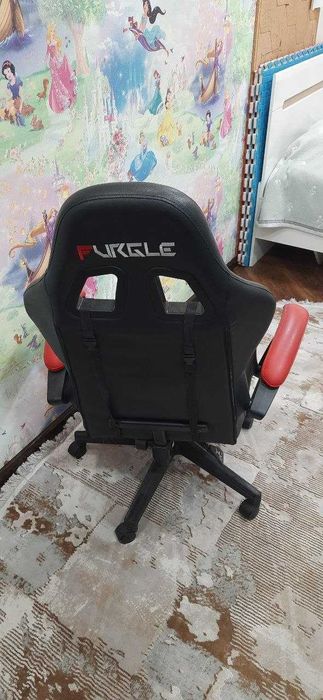 Продам игровое кресло, а также детское кресло.