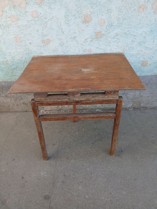 Мебель стол столик