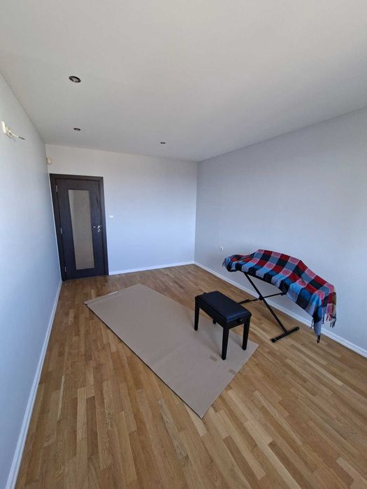 Дава се под наем Тристаен апартамент в Варна, Център - 100 кв.м за 1196.97 € - Снимка #10