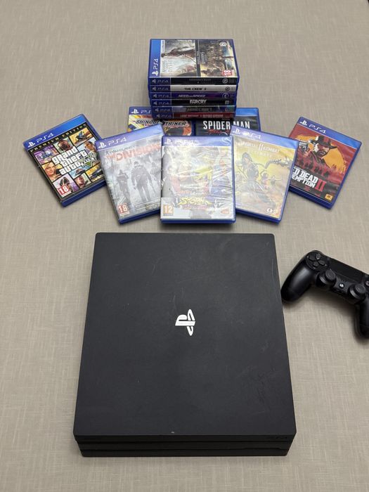Ps4 pro perfect functional cu 13 jocuri și maneta