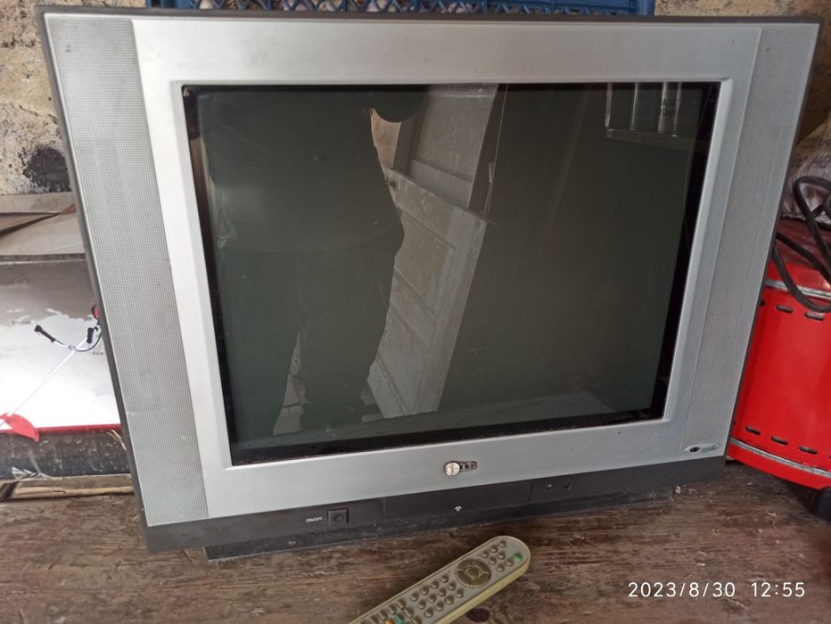 Продам телевизор