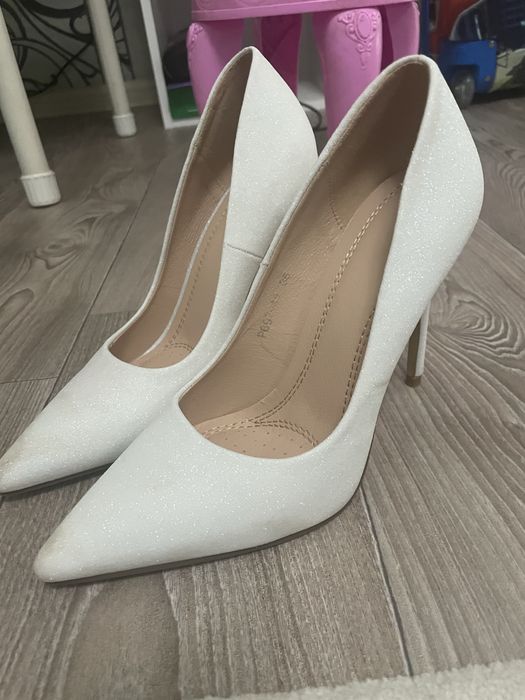 Туфли белые женские