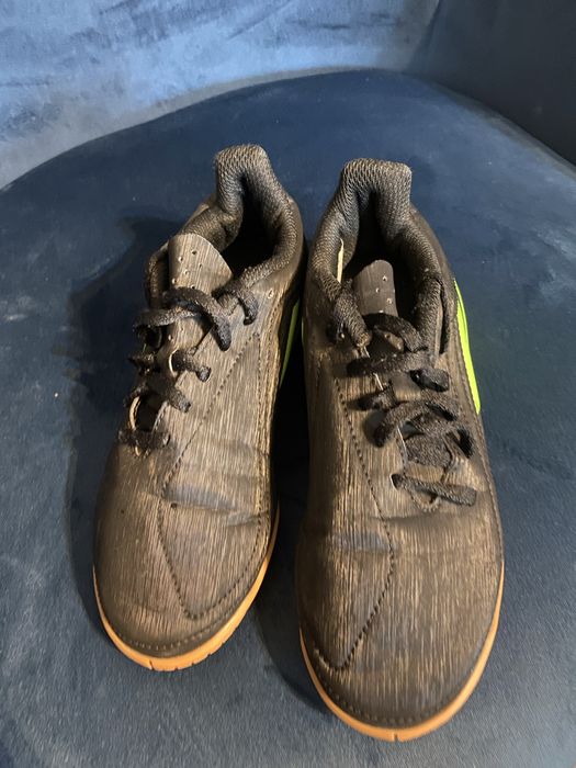 Incaltaminte pentru fotbal marimea 33