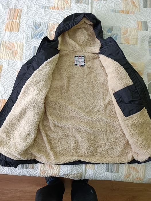 Продавам НОВО водоустойчиво и ветроустойчиво яке