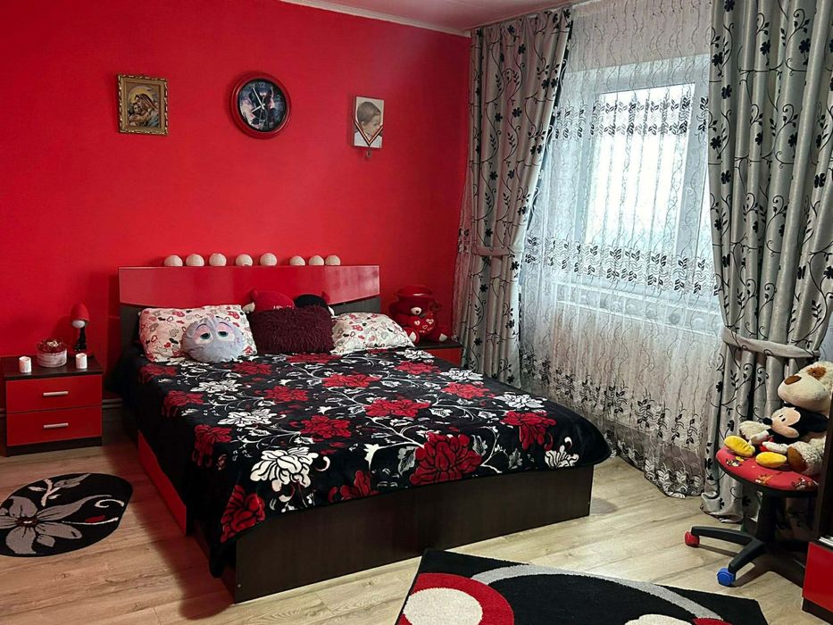 Ofer spre inchiriere apartament cu doua camere