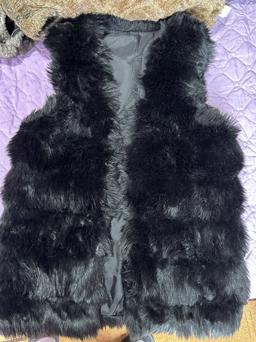 Продавам Дамски елеци с пух