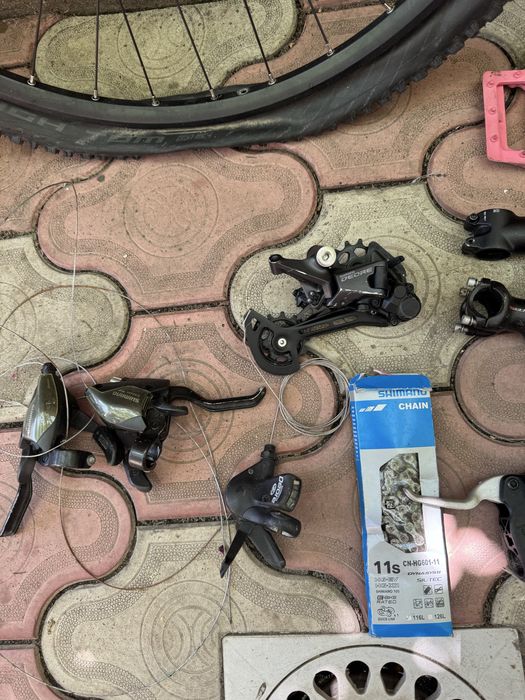 Vand piese si accesorii biciclete