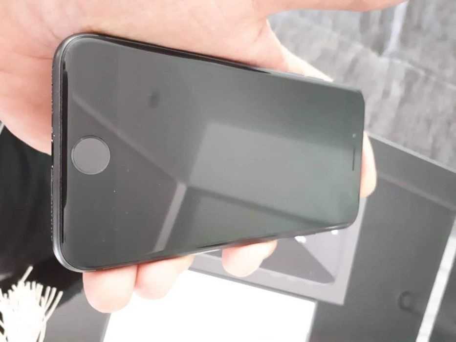 IPhone  SE 2GEN BLACK 4.70 ", 64 GB, RAM 3 GB- Намален