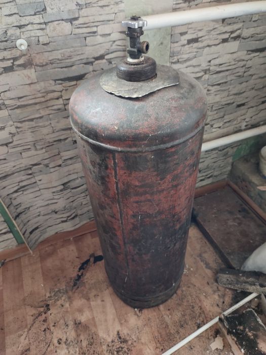 Газовый баллон большой
