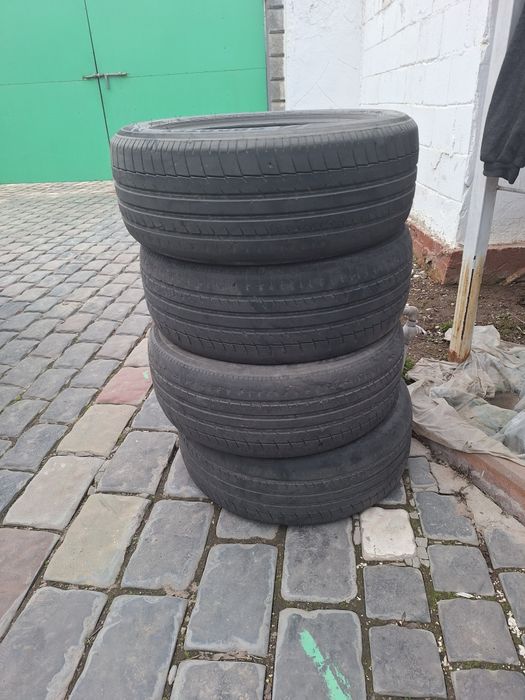 Продам резины 16