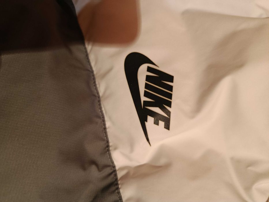 Geaca Nike primavara ca noua XL copii M adulți