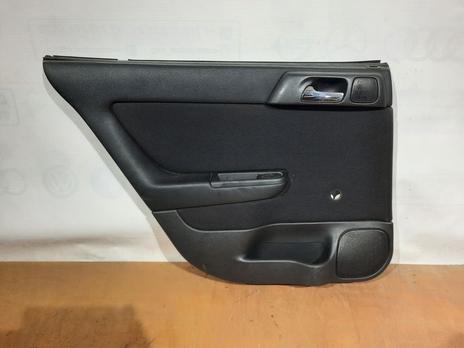 Обшивки дверей Опель Астра G