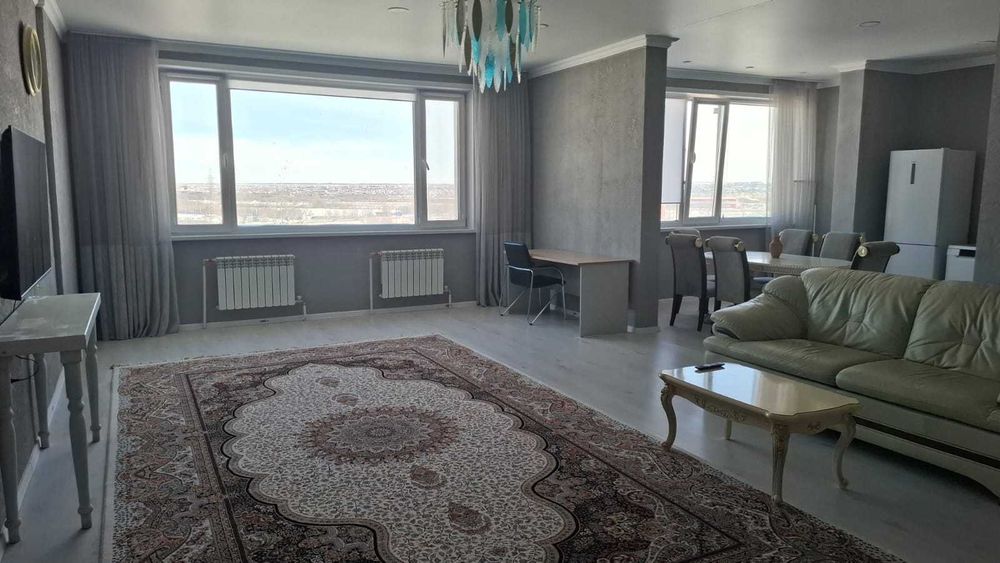 В продаже просторная 3-комнатная квартира, с шикарным видом.