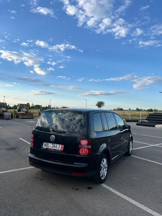 VOLKSWAGEN Touran 0 — imagine 4