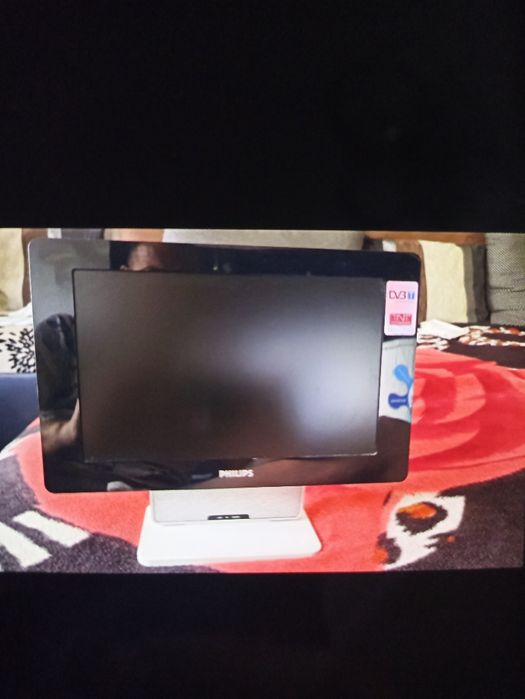 Vând mini tv Philips