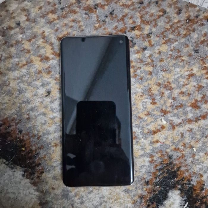 Продам самсунг s10