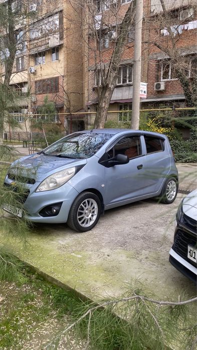 Spark 2013 avtamat qilingan kraskasi kapot kirilo gazi bor holati  zor