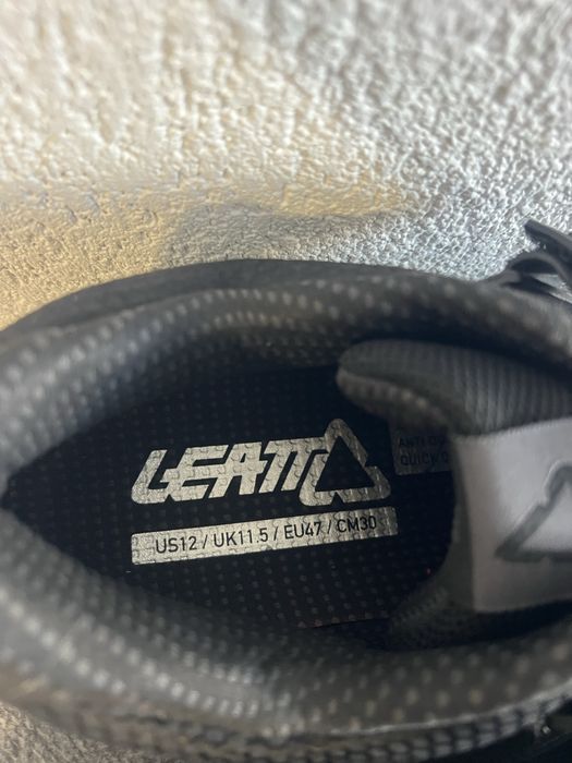 Обувки клипсове Leatt