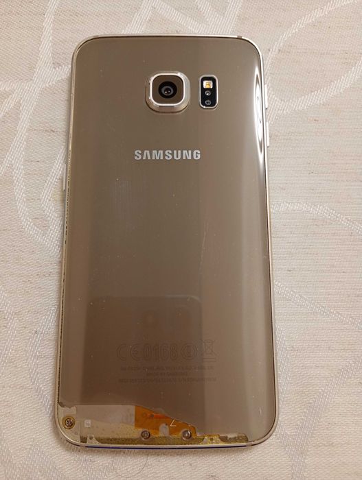 Продавам Samsung Galaxy S6 Edge